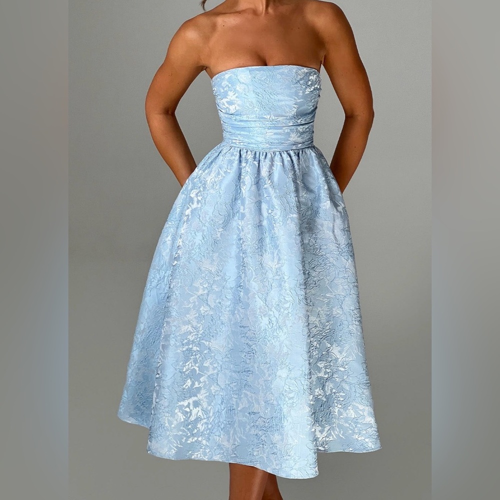 Boohoo Saoirse Midi Baby Blue Dress